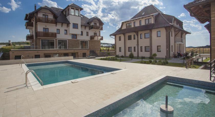 Hill's Maksimovic Apartment